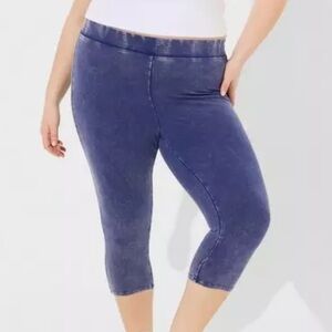 Torrid: Pedal Pusher Signature Waist Premium Legging
